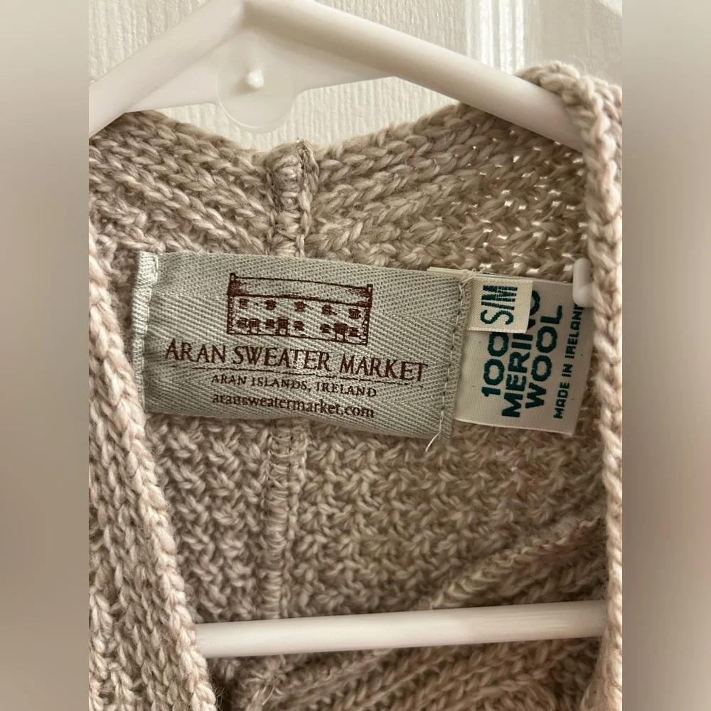 Aran Sweater Market Cable & Moss Poncho, Size S/M - Picture 4 of 5